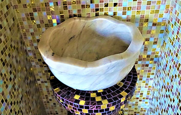 Снежная чаша в Спа-комлексе в Крыму